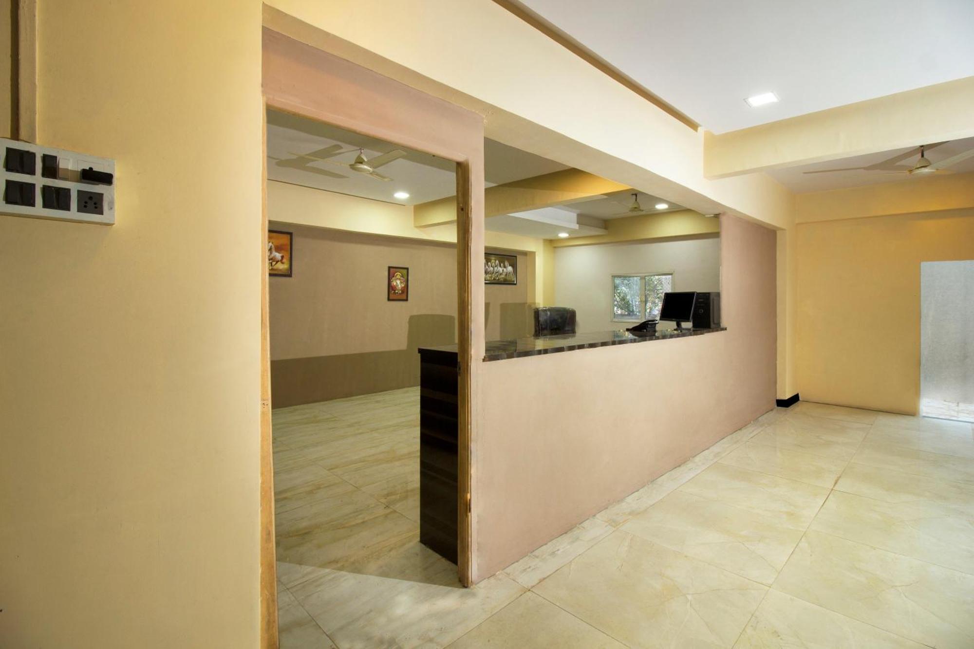 Hotel O The Star Hotel Panvel Extérieur photo